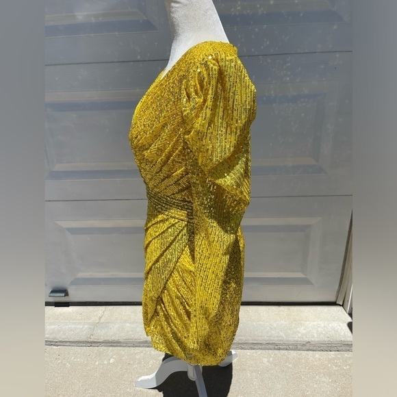 Ieena By Mac Duggal
Style No. 26944 Evening Yellow/Gold Mini Dress Size 4 - Picture 5 of 11